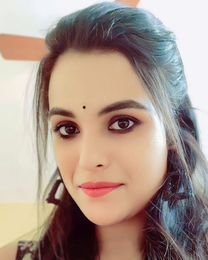 Dr. Shalini Nanda
